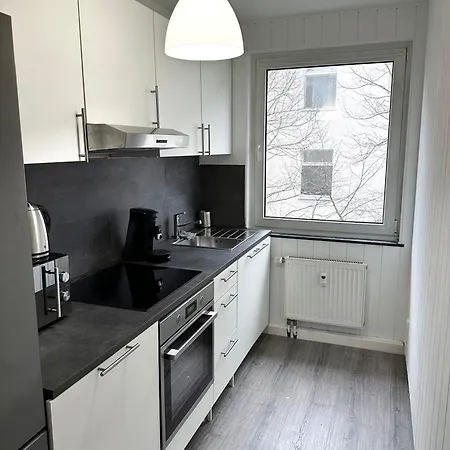 Beautiful Flat With Living And Kitchen Sleeps 4p On Separate Beds And 2p On Sofa * Essen