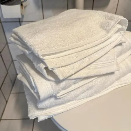 Beautiful Flat With Living And Kitchen Sleeps 4p On Separate Beds And 2p On Sofa