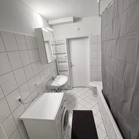 Beautiful Flat With Living And Kitchen Sleeps 4p On Separate Beds And 2p On Sofa Appartement *