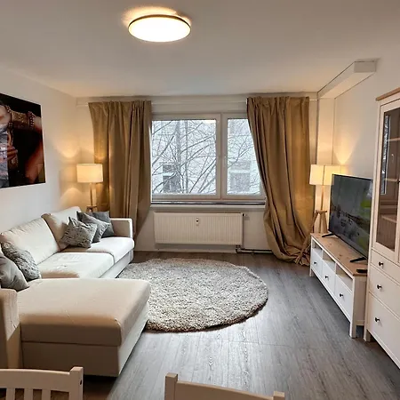 Beautiful Flat With Living And Kitchen Sleeps 4p On Separate Beds And 2p On Sofa Apartment *