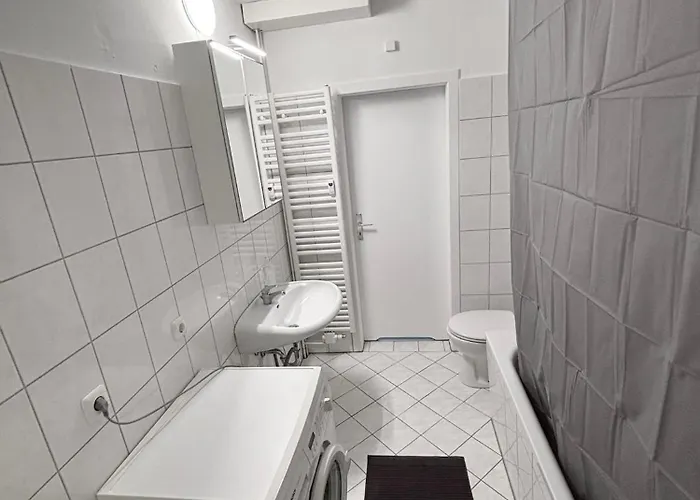 Beautiful Flat With Living And Kitchen Sleeps 4p On Separate Beds And 2p On Sofa Διαμέρισμα *