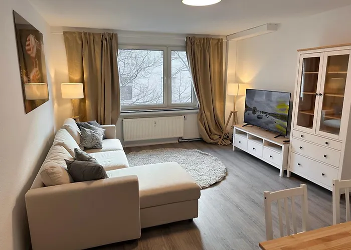 Beautiful Flat With Living And Kitchen Sleeps 4p On Separate Beds And 2p On Sofa Διαμέρισμα Έσσεν