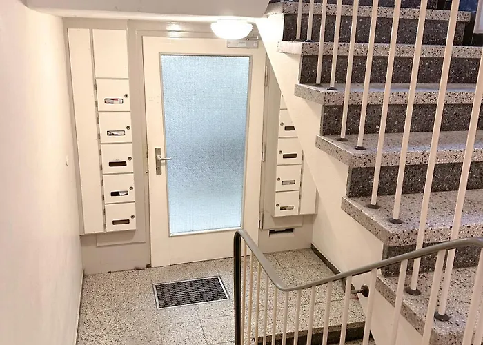 Apartment Beautiful Flat With Living And Kitchen Sleeps 4p On Separate Beds And 2p On Sofa Essen